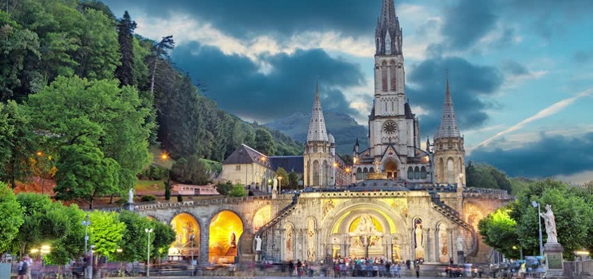 FIN DE SEMANA EN LOURDES (FRANCIA): 2 NOCHES HOTEL 3* POR SÓLO 34€