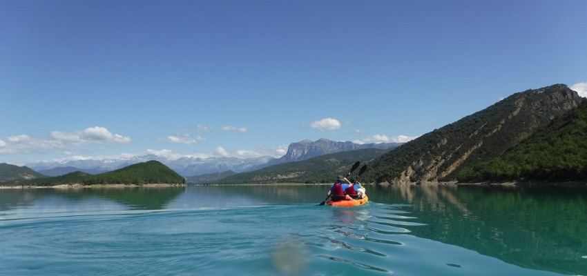 PIRINEOS ARAGONESES: RUTA EN KAYAK EN EL EMBALSE DE MEDIANO CON DESCUENTO