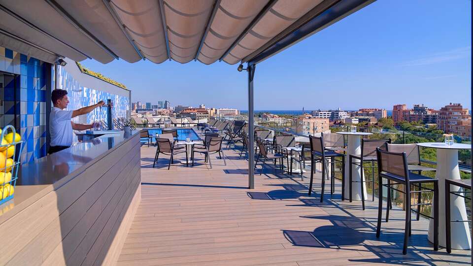 H10 Marina Barcelona, gastronomía y circuito spa para dos en Barcelona. Descuentos alojamiento en el H10 Marina Barcelona 4 estrellas. Hotel H10 Marina Barcelona restaurante. H10 Marina Barcelona 4. Hotel H10 Marina Barcelona 4. H10 Barcelona