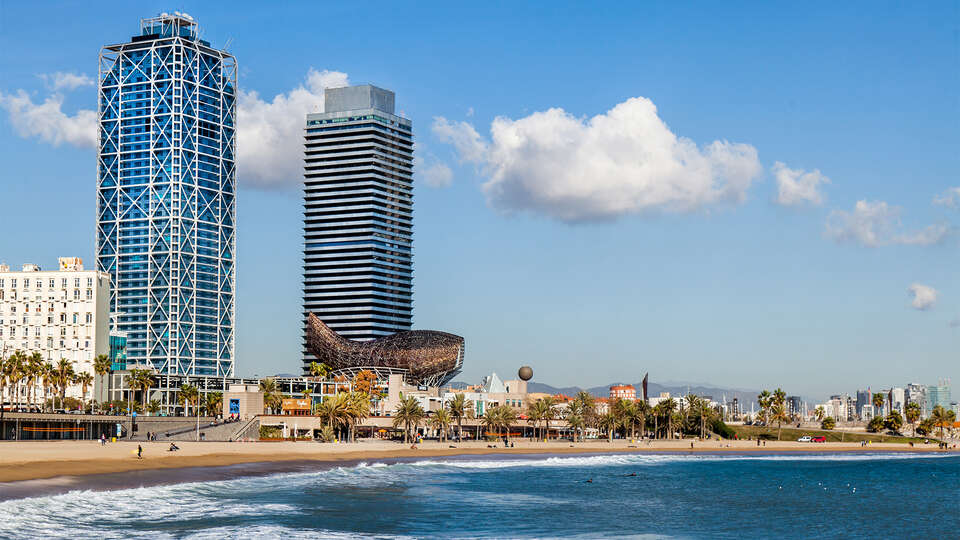 H10 Marina Barcelona, gastronomía y circuito spa para dos en Barcelona. Descuentos alojamiento en el H10 Marina Barcelona 4 estrellas. Hotel H10 Marina Barcelona restaurante. H10 Marina Barcelona 4. Hotel H10 Marina Barcelona 4. H10 Barcelona