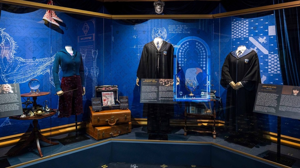 Harry Potter The Exhibition Madrid entradas con descuento. Exposición Harry Potter Madrid 2024 descuento entradas Harry Potter The Exhibition Espacio Ibercaja Delicias Madrid. Ya puedes comprar online tus entradas. La exposición inmersiva Harry Potter The Exhibition se podrá visitar en Madrid a partir del 4 de octubre 2024 al 6 de enero 2025.