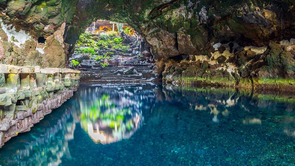 Jameos del Agua Lanzarote Entradas Online Cómo Ahorrar. Jameos del Agua oferta entradas baratas Jameos del Agua 2x1 descuentos. Cupón descuento Jameos del Agua gratis. Entradas con descuento. Cupón descuento.