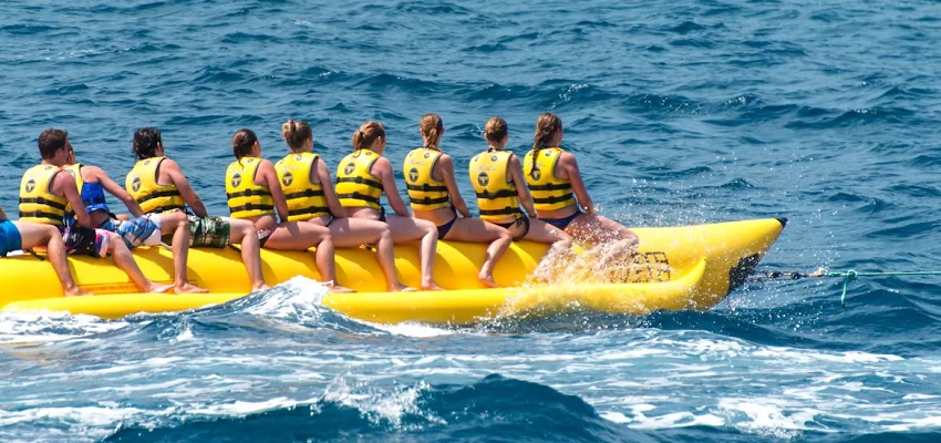 Actividades acuáticas en Alcossebre: banana boat, buceo… 🚣