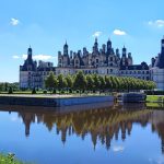 Castillo de Chambord descuento entradas Château du Chambord. Pack entradas castillos Loira con descuento. Código descuento Castillo de Chambord. Ofertas pase castillos Loira 2024. Reserva entradas al castillo de Chambord y disfruta de acceso al castillo y sus jardines con descuento. Ven a pasar un día en Chambord y disfruta de las diversas actividades que ofrece la finca. Para los menores de 18 años y los estudiantes de la Unión Europea de 18 a 25 años la entrada al Castillo de Chambord es gratuita. Château du Chambord gratis Castillo de Chambord. Entradas combinadas Castillo de Chambord + Castillo de Blois.