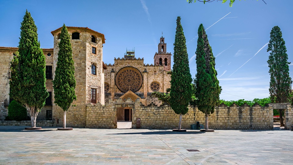 Monestir de Sant Cugat del Vallès descuento entradas. El Monasterio de Sant Cugat es uno de los mayores exponentes del arte medieval de Cataluña. Oferta entradas 2x1 Monestir Sant Cugat. Venta de entradas de visitas al Monasterio de Sant Cugat. Monasterio de Sant Cugat como llegar. Monasterio Sant Cugat precio. Monasterio sant cugat maps. Monasterio de Sant Cugat dirección. Claustro Monasterio Sant Cugat.