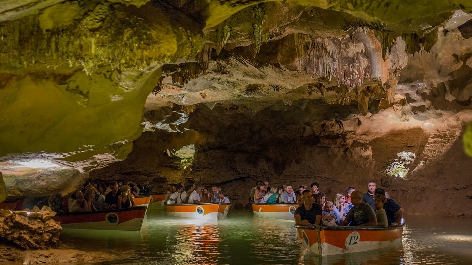 Coves de Sant Josep Castellon entradas Grutas de San Jose Precio Entradas Cuevas de San José Descuentos Coves de Sant Josep Como Llegar Dónde están las cuevas de Sant Josep las cuevas de vall d'uixó horarios y precios Coves de Sant Josep Cuevas de Vall de Uxó entradas. Que ver cerca de las Cuevas de San José entrades Coves de Sant Josep Descuento entradas las cuevas de vall d'uixó ofertas Cuevas de Vall de Uxó entradas Coves de Sant Josep Precio cuevas de San José fotos.<br />
