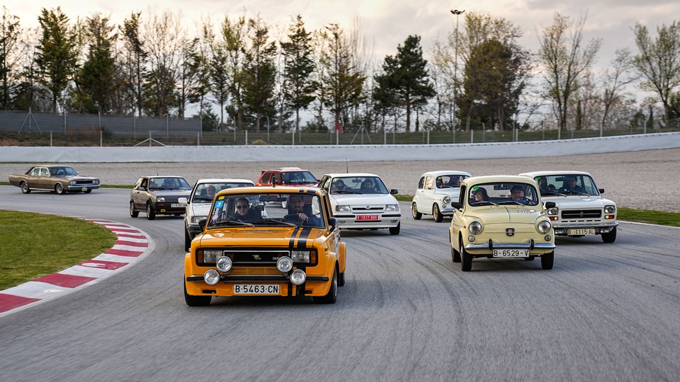 Espíritu de Montjuïc 2025 entradas Festival de Automovilismo Histórico en Barcelona Espíritu de Montjuïc 2025 Entradas Circuito de Barcelona Esta edición, Espíritu de Montjuïc 2025 se celebrará del viernes 21 al domingo 23 de marzo. Compra tus entradas online para el Circuito de Barcelona - Catalunya, Montmeló. Vuelve el Espíritu de Montjuïc entradas marzo 2025 espíritu de montjuïc 2025 descuento entrada general con acceso a paddock promociones Espíritu de Montjuïc Circuito de Barcelona - Catalunya, Montmeló